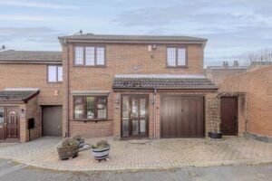 Felcourt Gardens, Northwood, Stoke on Trent, ST1 6TN